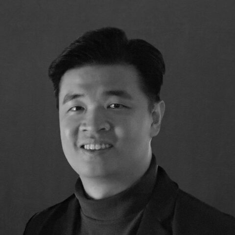 Tri Tran headshot image
