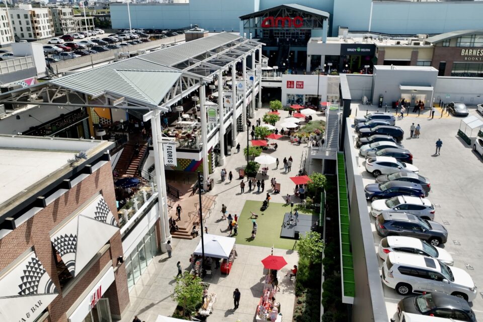 Bay Street Emeryville center
